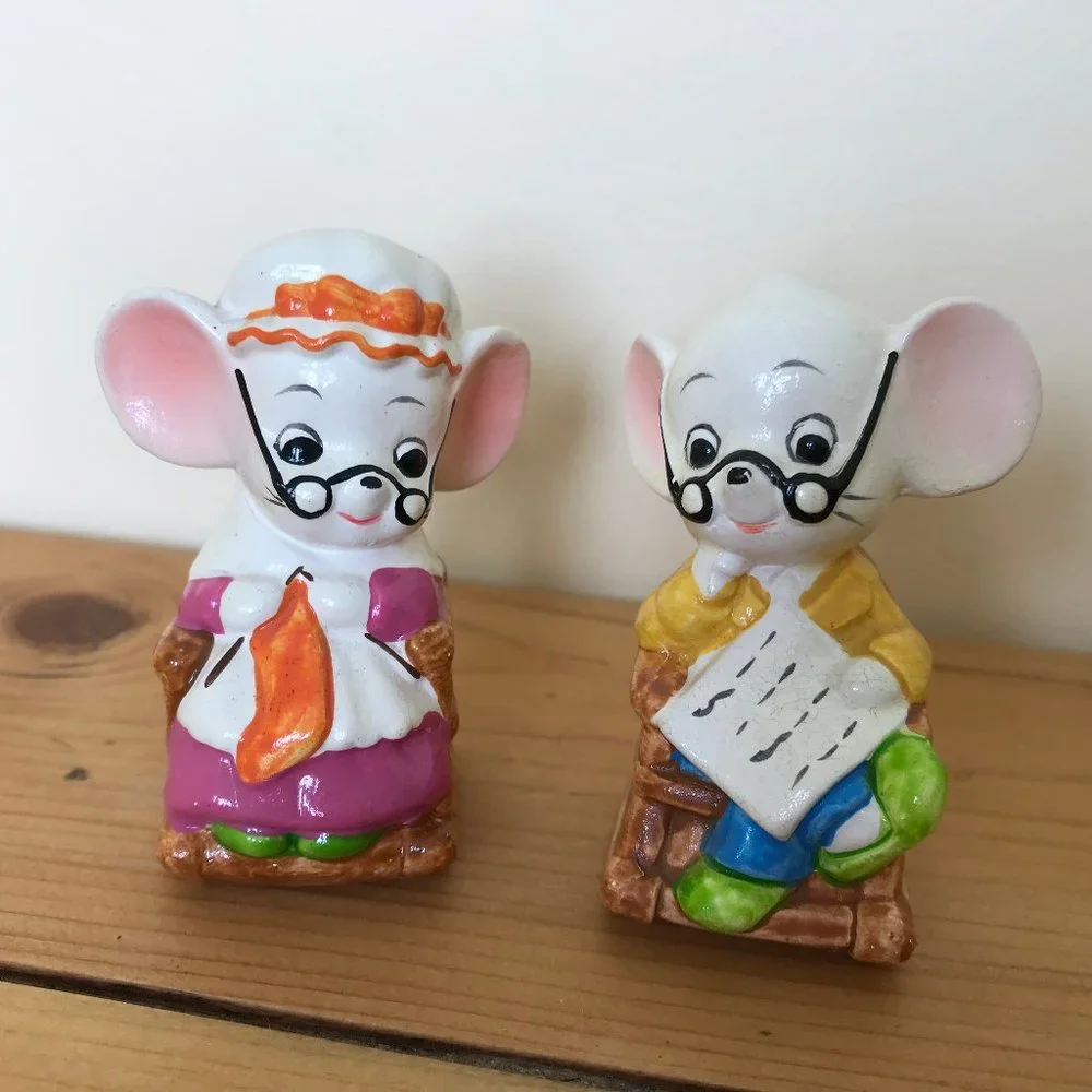 Grandma & Grandpa Mice Rocking Chair Mouse Porcelain Figurines Vintage Korea - Picture 1 of 6